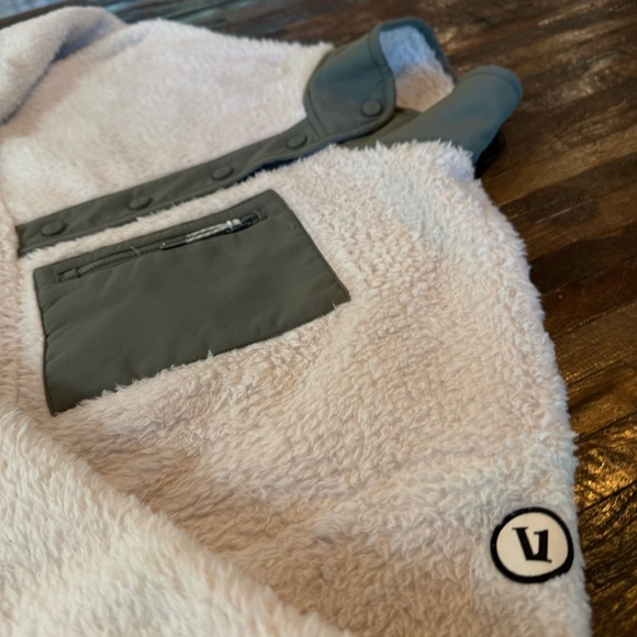 Vuori Cream and Olive Sherpa Sweatshirt - Picture 2 of 11